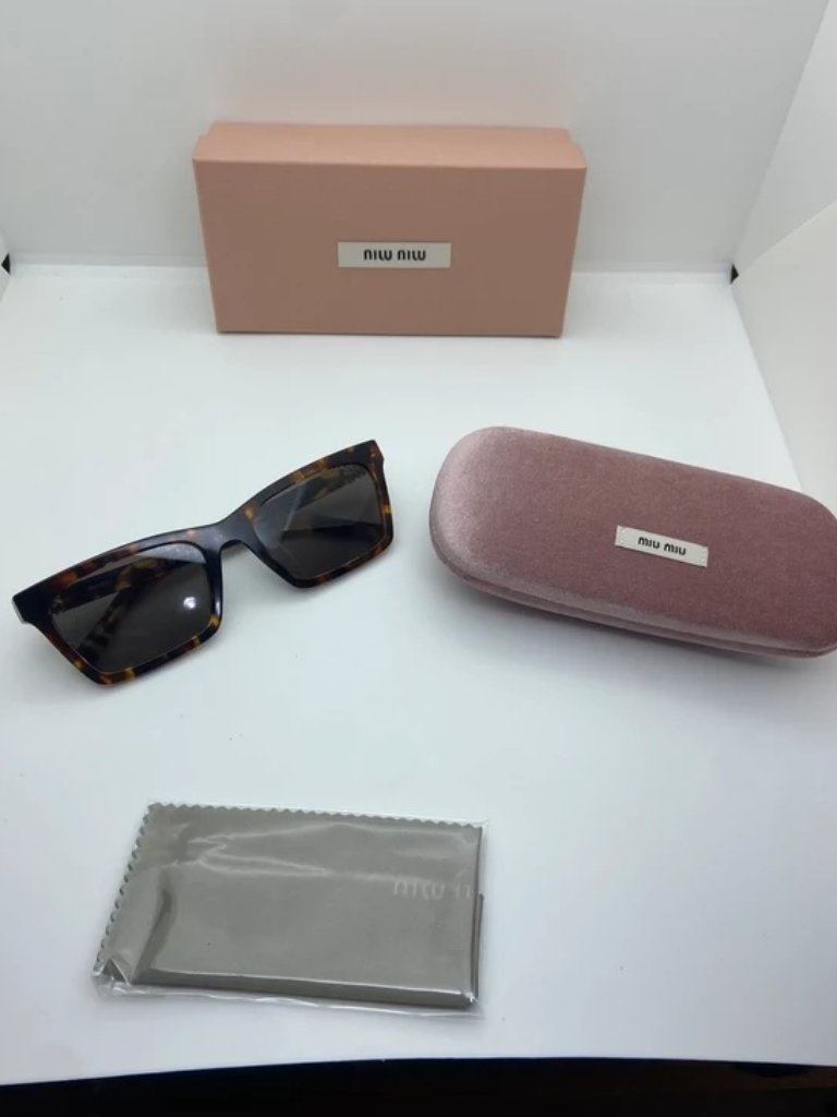 New Miu Miu Smu A05 Tortoise Cat-Eye Sunglasses - Full Set